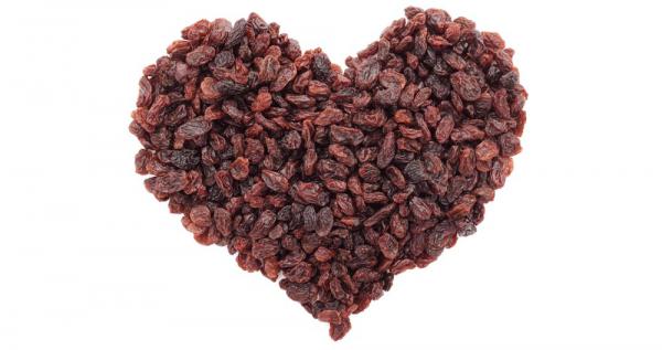 What happens if you eat raisins everyday?