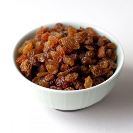 How to eat raisins?