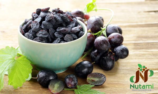 Benefits of Black Raisins