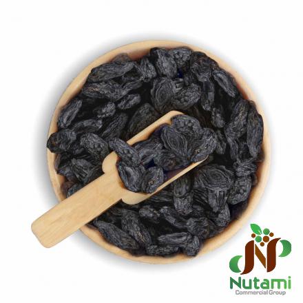 What is the Difference Between Black Raisin and Dark Raisin