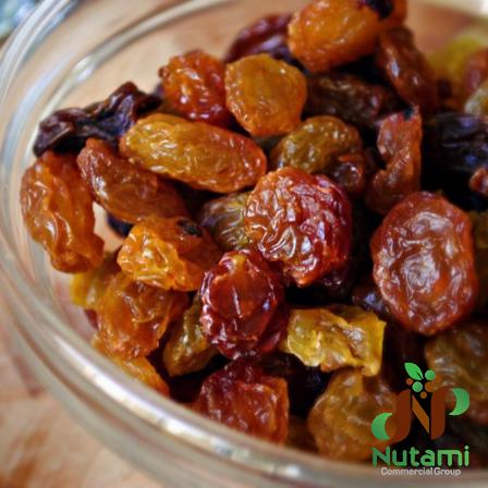What are the benefits of eating raisins?