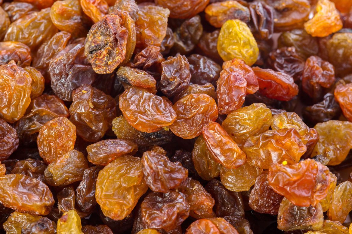 Benefits of eating raisins every day