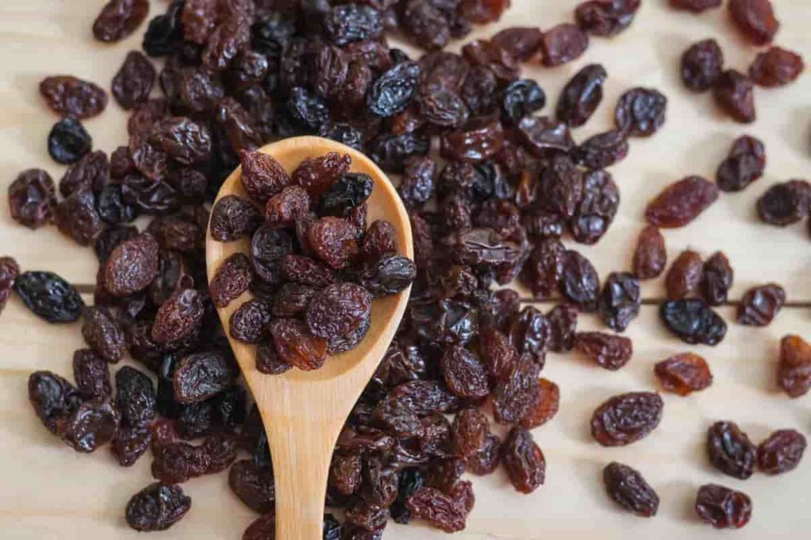 Dried Black Raisins Benefits and Nutrition Facts